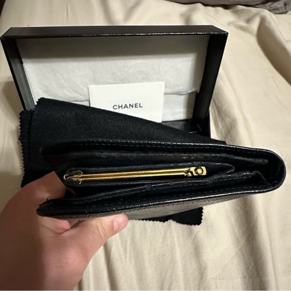 CHANEL Caviar Black Wallet - Picture 7 of 10